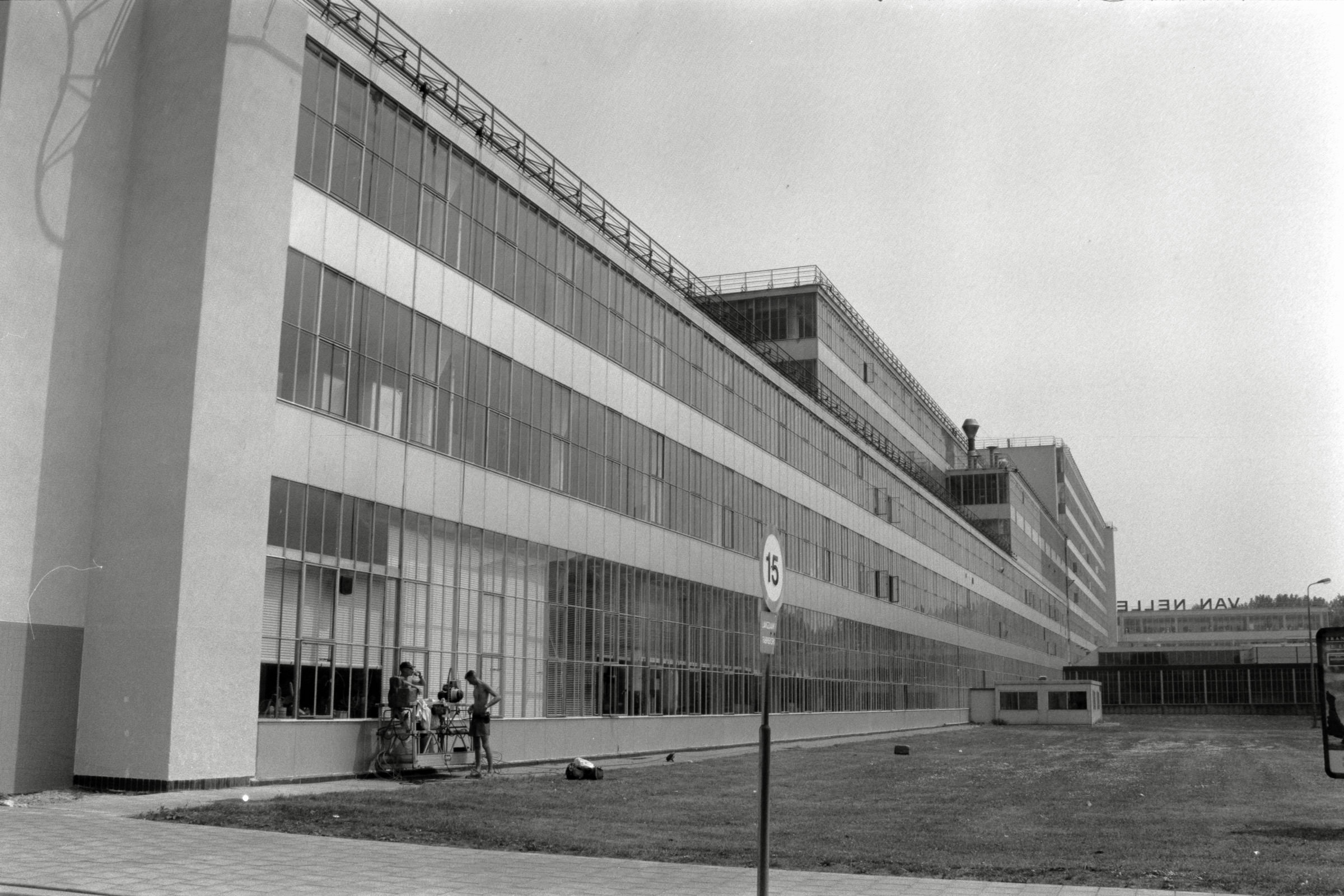 AHP F1992 06 004 sc250507 img08 NLP